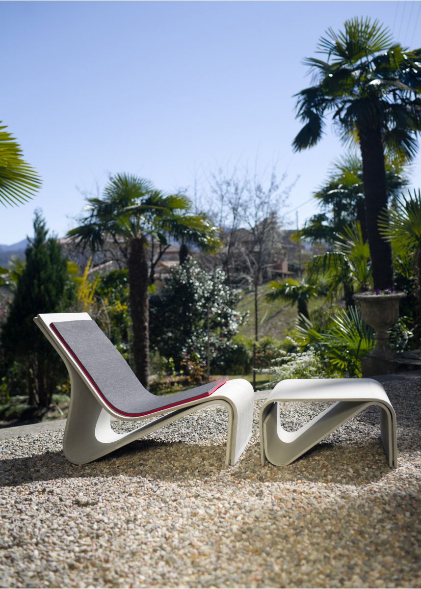 Sponeck Contemporary Garden Chair and Table